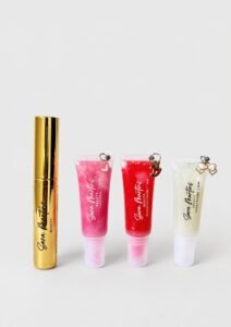 Kit Brow e Lips para cuidar das sobrancelhas e dos lábios. Marca Sara Martins Beauty